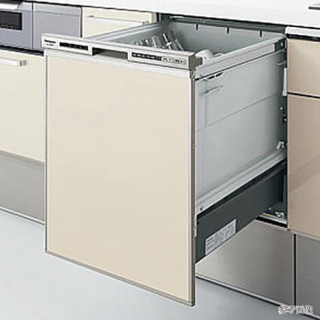 Full open dishwasher